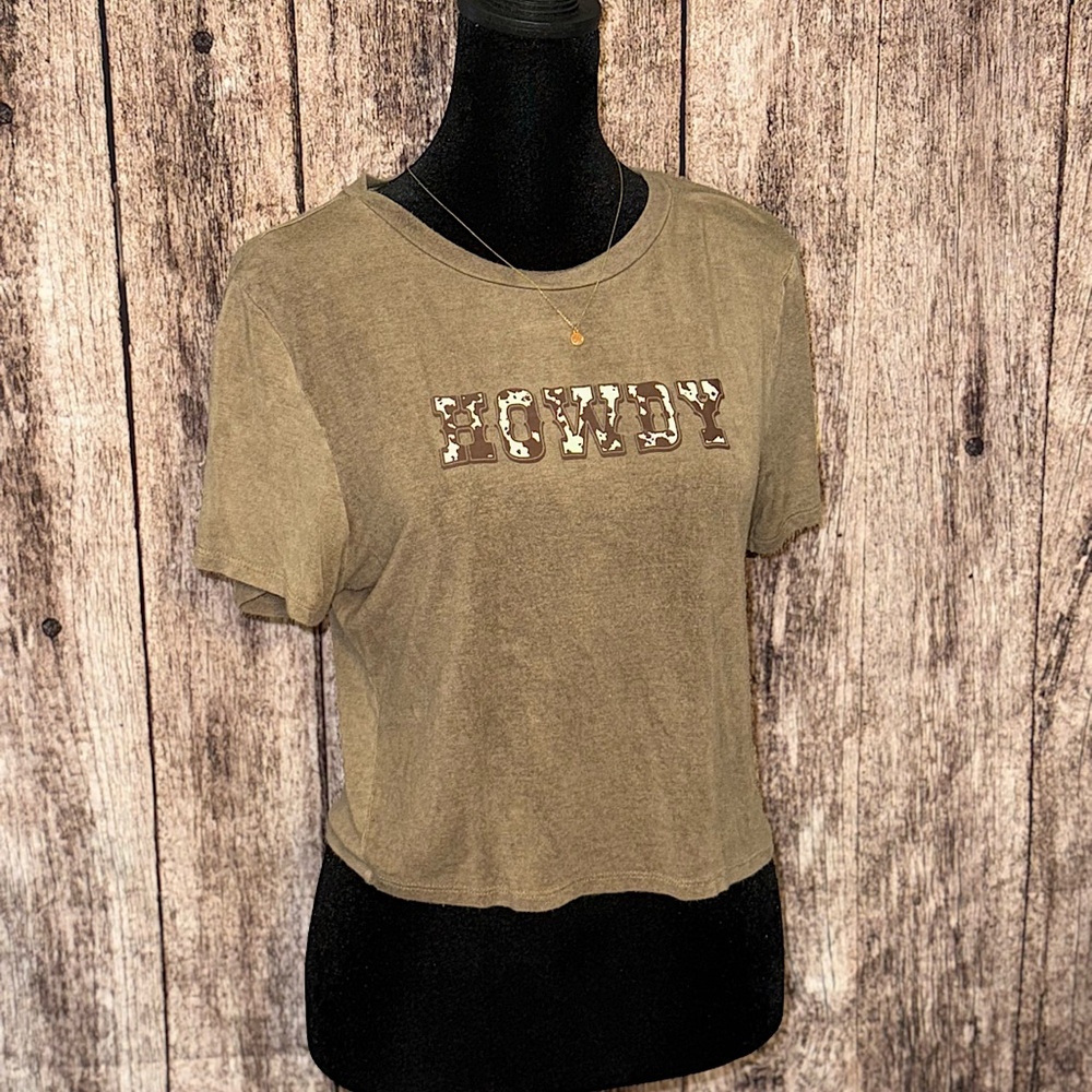 “Howdy” 🤠 western crop tee